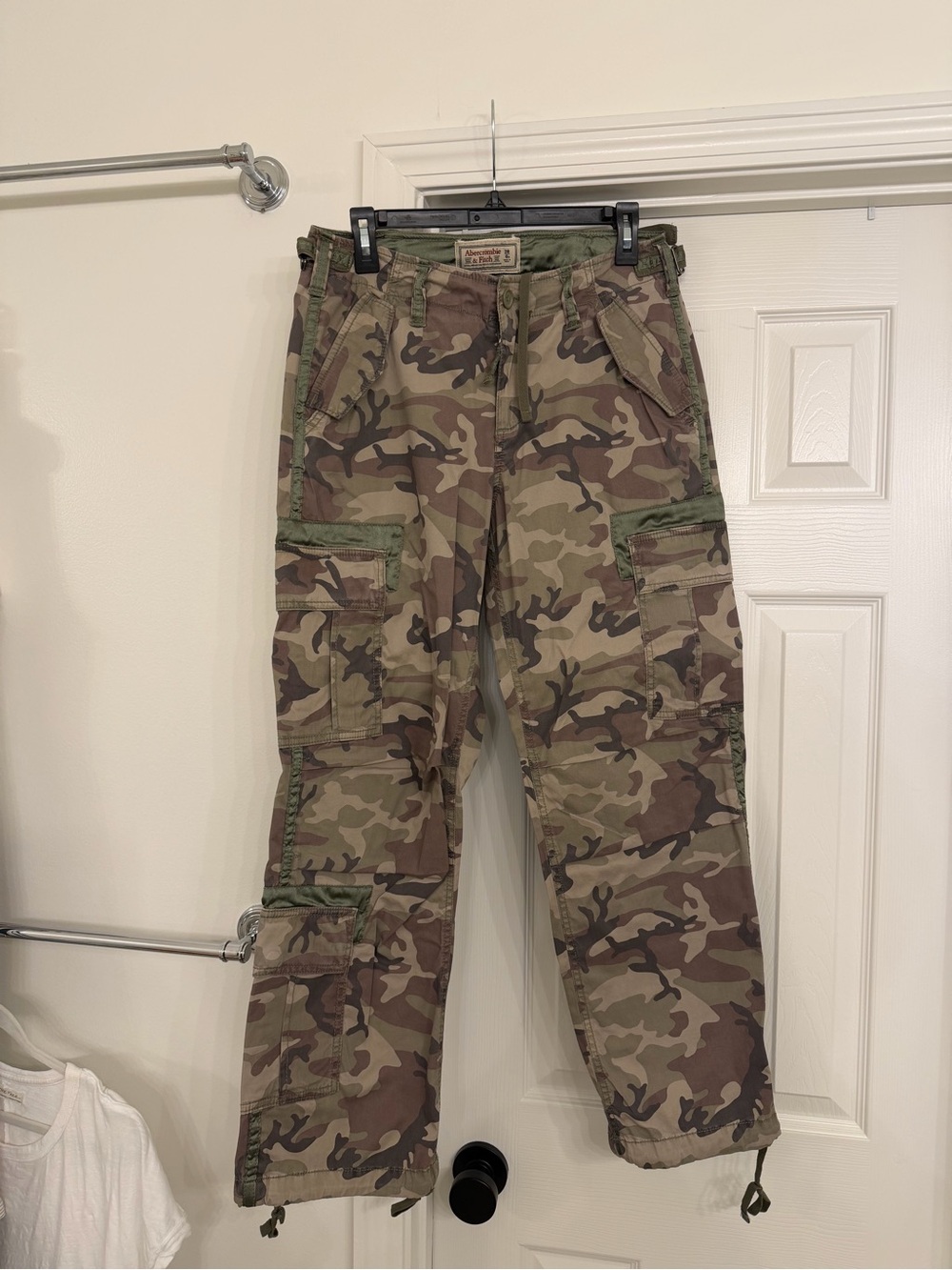 Abercrombie & Fitch Women’s Camo Cargo Pants - Green/Brown